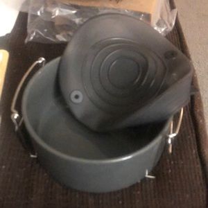 Pamperchef Quick Cooker Ceramic pot, silicone lid, and handle frame